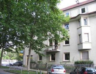 5-Zimmer-Wohnung mit Balkon in Stuttgart-Zuffenhausen - WG geeignet