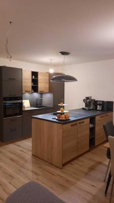 Neuwertige 2-Zimmer-Erdgeschosswohnung mit EBK