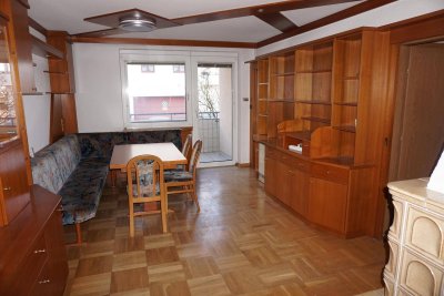 Gepflegte 3-Zimmer-Wohnung in Hörsching – Top-Substanz trifft zentrale Bestlage“ „Zentrales Wohnglück mit Kachelofen: Viel Raum für Ihre eigenen Gestaltungsideen!“