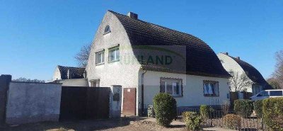 *Sanierungsbedürftiges Siedlungshaus auf großem Grundstück!*