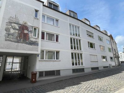 Neu renoviertes Apartment/ Studio in Bestlage Augsburg // Domviertel
