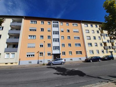 citynahe, renovierte helle 2-Zimmer-Wohnung