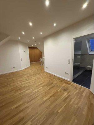 Helle 2-Zimmer Dachgeschosswohnung in Bornheim-Sechtem mit Balkon