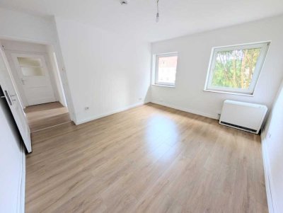 **Einziehen und wohlfühlen! +modernes Tageslichtbad +Laminat +weiße Wände**