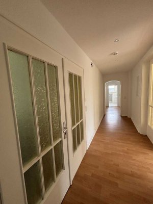 Charmante, lichtdurchflutete 3-Zimmer Wohnung inkl. Balkon im Zweifamilienhaus
