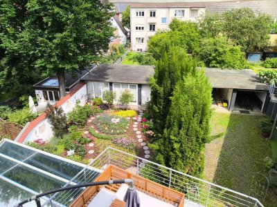 Lichtdurchflutete, vollmöblierte und sehr ruhig gelegene 2-Zimmmer-Wohnung mit 2 Balkone