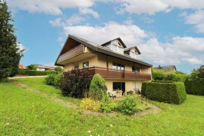 Großes Einfamilienhaus mit schönem Garten und viel Gestaltungsmöglichkeiten