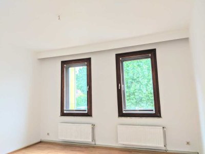 Nähe Marktplatz, 3 ZKB, 80qm, Wohnküche, Laminat, Wa-Bad mit Fenster,