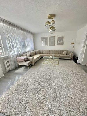 Großzügige, helle 3,5-Zimmer-Wohnung mit Einbauküche in zentraler Lage von Frankfurt-Höchst