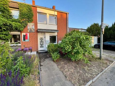 Charmantes Reihen-Eckhaus mit großem Garten und Garage in ruhiger Lage von Dormagen-Stürzelberg