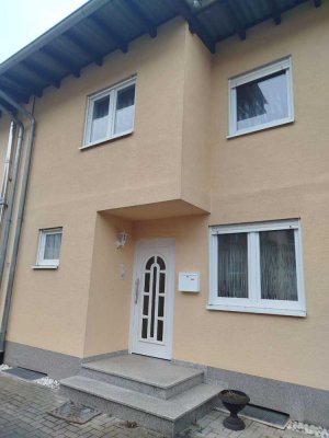 Provisionsfrei 6-Raum-Reihenmittelhaus mit stillvoller Innenausstattung - perfekt für Familien