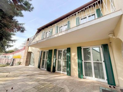[06525] Luxus trifft Wohnkomfort: Ihr Stadthaus mit Pool, Sauna &amp; antikem Flair!