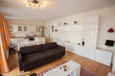 Mitte Highlight – 1,5 Zi, Balkon & Fahrstuhl. Zentraler geht’s nicht.