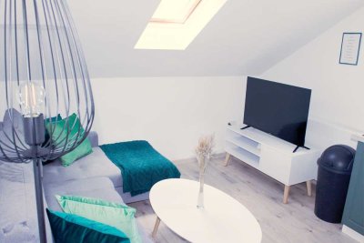 Vollmöblierte 2-Zimmer Dachgeschosswohnung EBK mit Klimaanlage in Bühl Neusatz