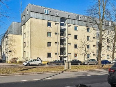 Modernisierungsbedürftige 3-Zimmer-Erdgeschosswohnung mit Balkon in Berlin, Spandau-Hakenfelde