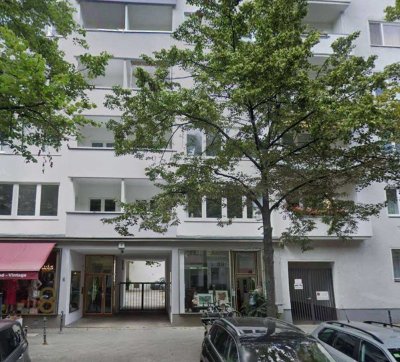 Fasanenplatznah, Citylage, ab August freiwerdend, charmante 3 zimmrige, I. OG, Aufzug, 60 er Jahre!