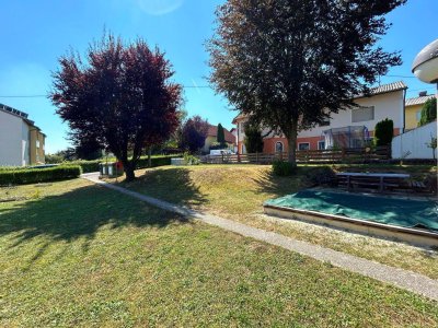TOLLE 3 ZIMMERWOHNUNG IM ERDGESCHOSS MIT TERRASSE UND GARAGE