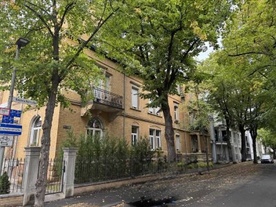 Stilvolle, neuwertige 4-Zimmer-Wohnung mit Balkon und EBK im Kurviertel von Bad Kreuznach
