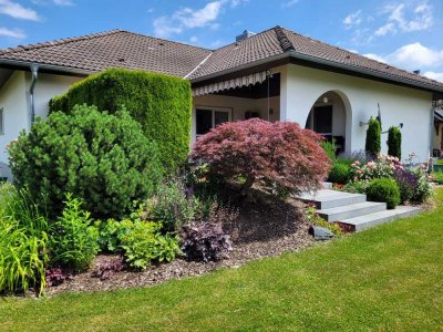 Bungalow Einfamilienhaus 122 qm 5 Zimmer großer Garten Terrasse Garage Stellplatz voll unterkellert