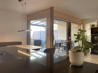 Stylische, neuwertige Reihenhaus-Wohnung
