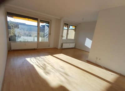 Ruhige 3-Zimmer Wohnung mit Terrasse und TG-Platz