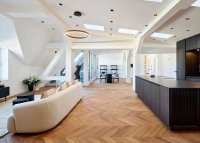 Modernes Dachgeschoss mit Terrasse und Smart-Home-System in Charlottenburg