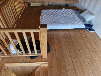 2-Zimmer Dachgeschosswohnung mit Galerie und Balkon in Edling