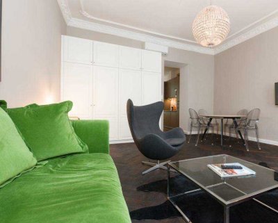 Erstbezug nach Sanierung mit Balkon und EBK: Exklusive 1,5-Zimmer-Wohnung mit lux. Innenausstattung