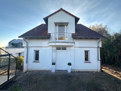 Modernisiertes Zweifamilienensemble in Büdingen – Vollausstattung für Generationen oder Investment