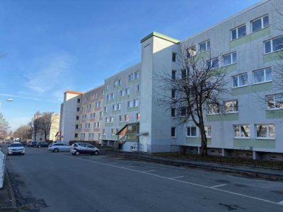 Moderne 2-Zimmerwohnung mit Einbauküche, Balkon und guter Anbindung