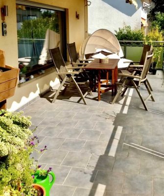 In Mainz: Wohnung mit großem Südwestbalkon; ruhigere Gegend; sehr gute Verkehrsanbindung