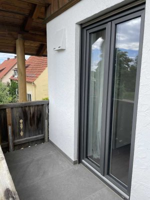 Erstbezug nach Sanierung: Geschmackvolle 2-Raum-Dachgeschosswohnung mit geh. Innenausstattung