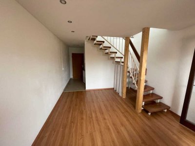 Geschmackvolle 2,5-Zimmer-Maisonette-Wohnung mit EBK in Regensburg