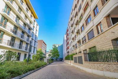 Penthouse-Flair: Elegante Dachwohnung mit großzügiger Loggia und moderner Küche