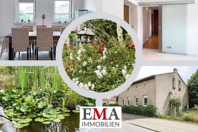 Großzügiges Zweifamilienhaus mit Ausbaupotenzial, Garagen und Nebengebäude -RESERVIERT-