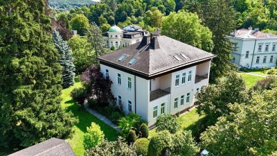 DG-Wohnung in einer Villa inkl. Dachterrasse, Lift, Luftwärmepumpe, Fußbodenheizung, Weinkeller u.v.m.!
