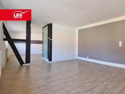 Moderne 3,5-Zimmer Maisonettewohnung mit Einbauküche in Rhüden!