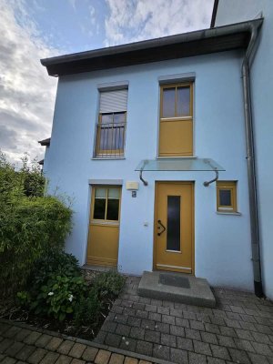 Ruhig gelegenes Reihenhaus mit viel Platz in Berlin-Kaulsdorf