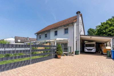 Familienfreundliche Doppelhaushälfte mit Garten und riesiger Doppelgarage – mitten in Lauchringen