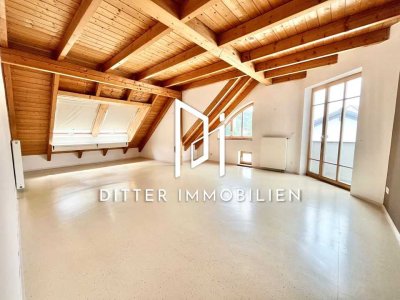 Maisonette-Dachgeschosswohnung mit kleiner Loggia und Außenstellplatz mitten in TBB