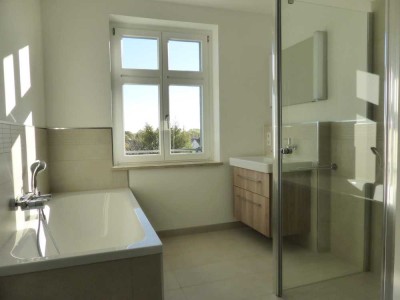 Moderne und geräumige 2-Zimmer-Wohnung mit großer Loggia im beliebten Gohlis-Carré!