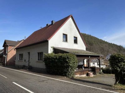 Freistehendes Einfamilienhaus in idyllischer Lage