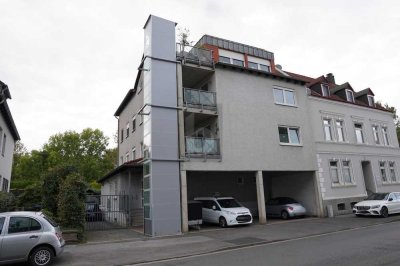 RUHIGES ZUHAUSE MIT CHARME, PLATZ UND BALKON