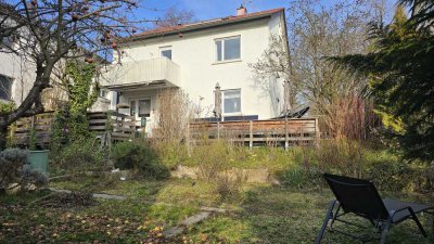 Nicht weit zum Zentrum von Heilbronn und trotzdem in Ruhe allein im Haus mit schönem Garten wohnen