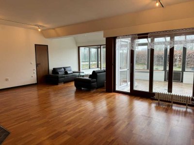 GROSSZÜGIG GESCHNITTENES WOHNHAUS MIT PROJEKTIERTER AUSBAURESERVE UND BAUGENEHMIGUNG IN TOP GRÜNLAGE