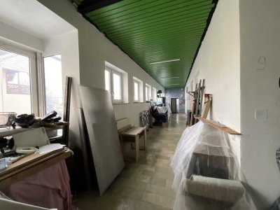 Einzigartige Investitionsmöglichkeit in Beverungen: Historisches Schulgebäude als Mehrfamilienhaus m