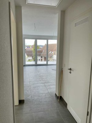 Erstbezug mit Balkon und EBK: Geschmackvolle 3-Raum-Wohnung mit geh. Innenausstattung in Herrenberg