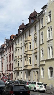 4-Zimmer-Dachgeschoss-Altbauwohnung im Martinsviertel