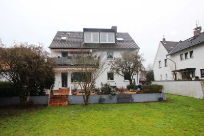Schön geschnittene heller 3 Zimmer Wohnung im 3 Parteiennhaus in schöner Lage von Schildgen