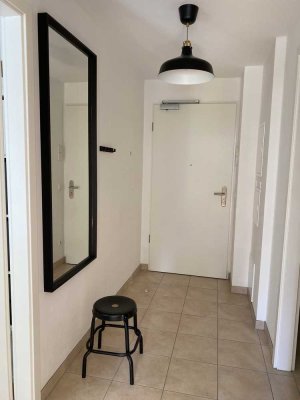 Helle moderne gut ausgestattete 2 Zimmer Wohnung